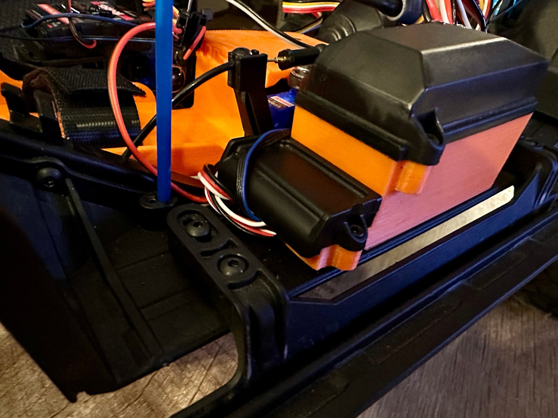 Traxxas TRX-4 bigger Receiver Box