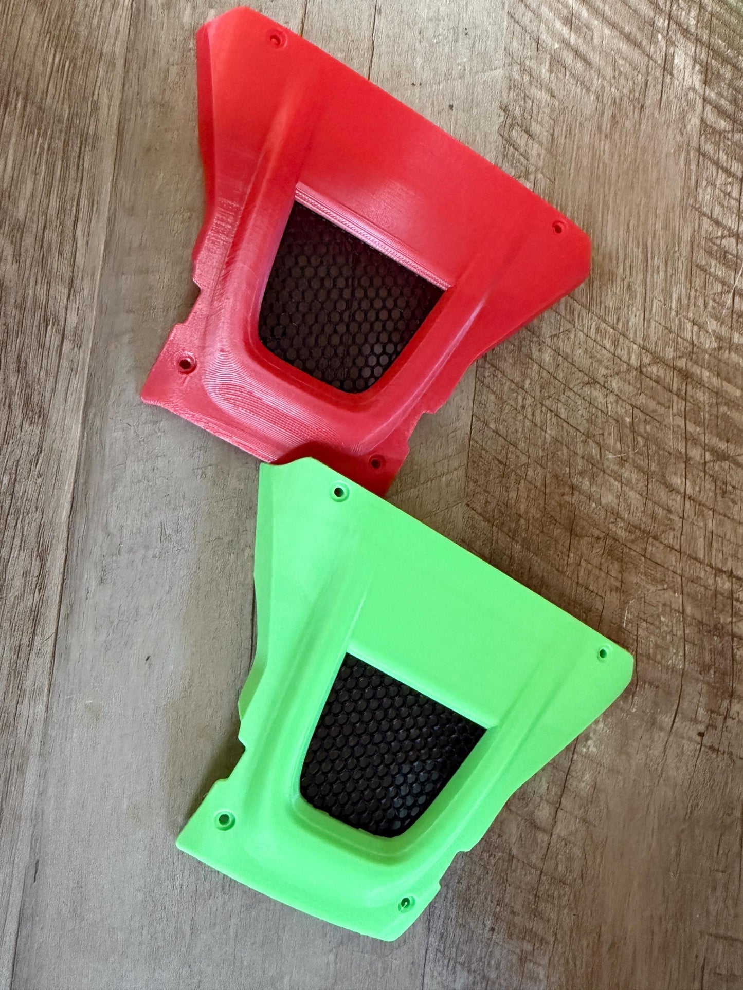 Vanquish H10 Optic Jeep Hood red