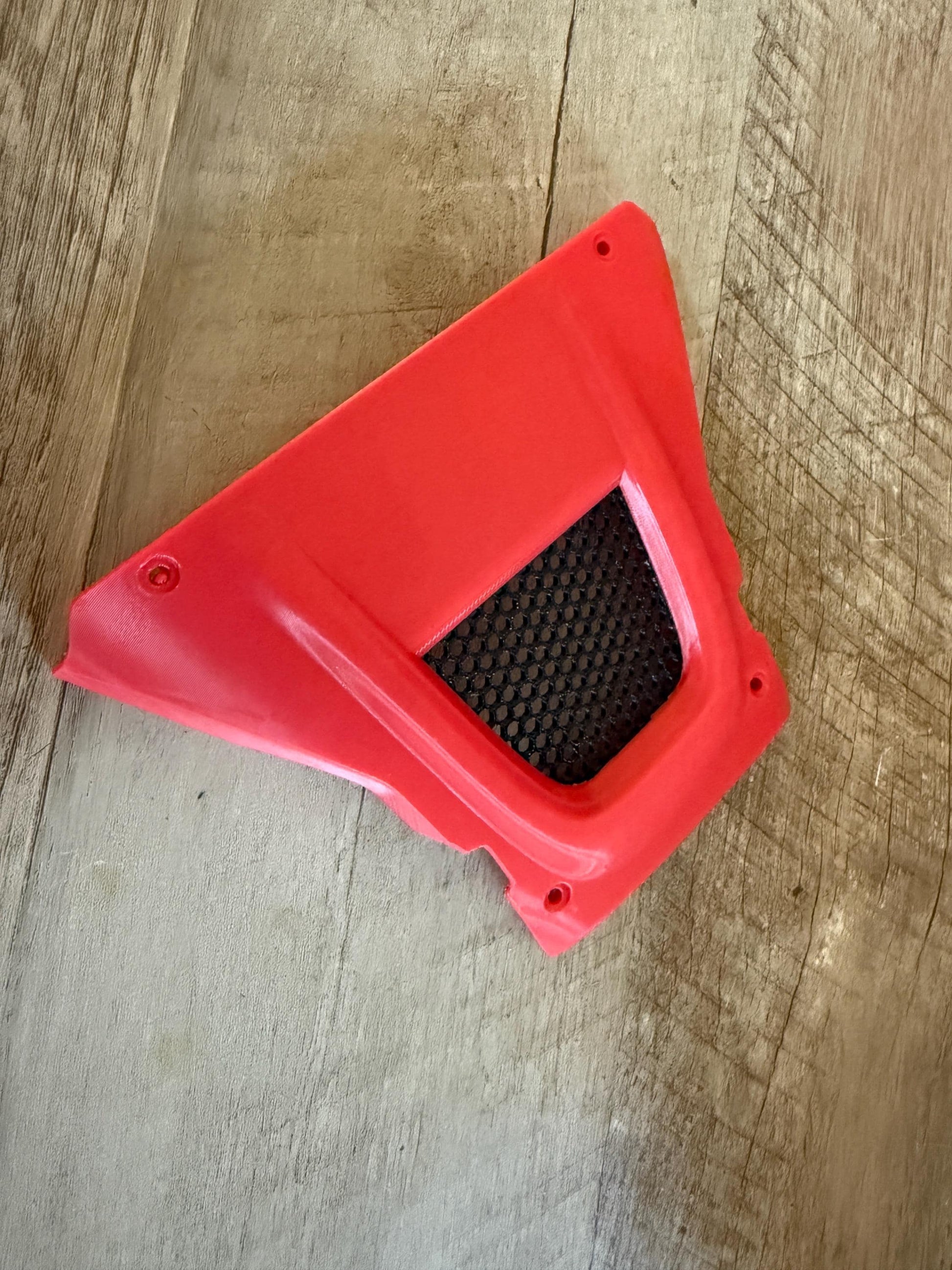 Vanquish H10 Optic Jeep Hood red